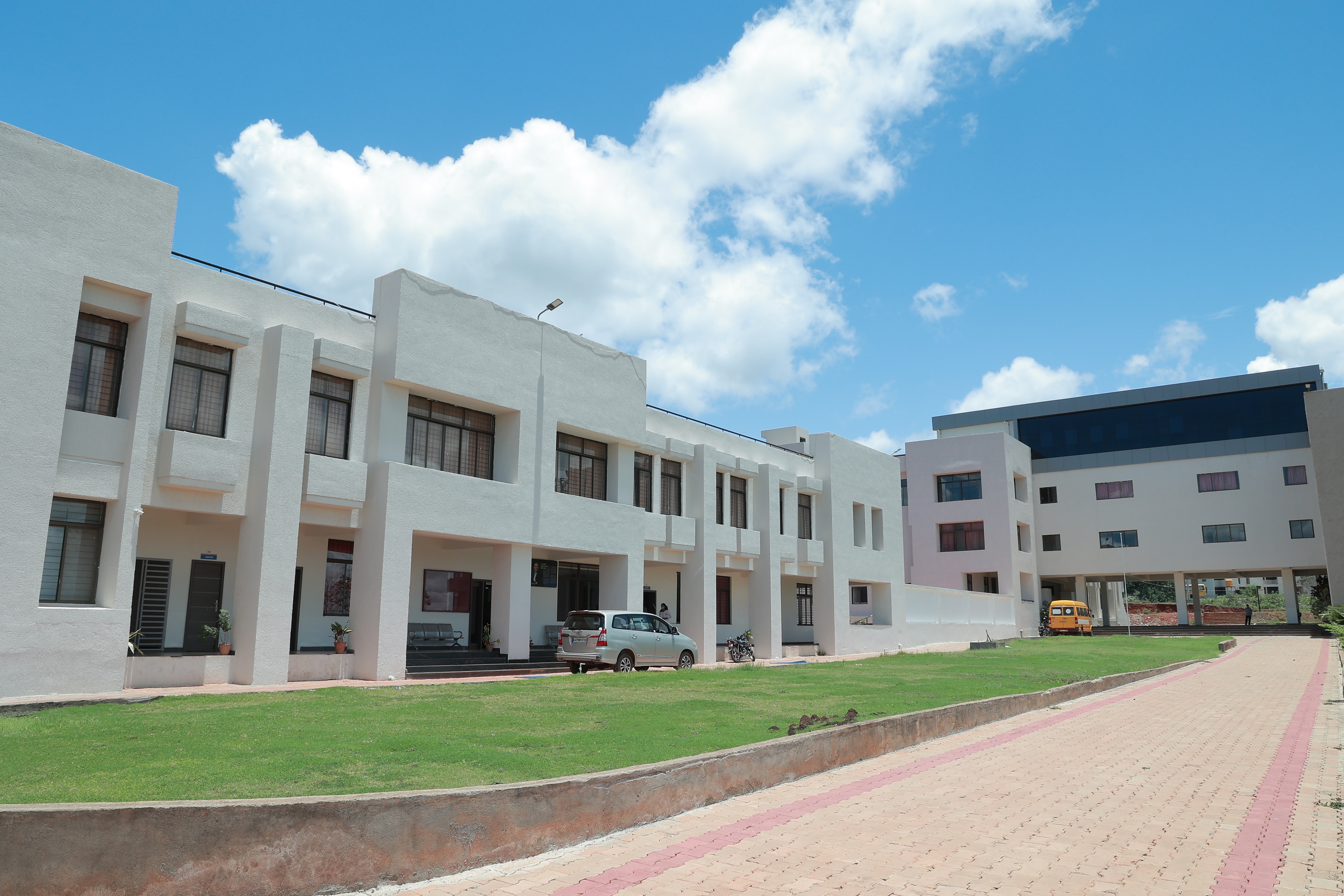 Jagadguru Gangadhar Mahaswamigalu Moorusavirmath Medical College